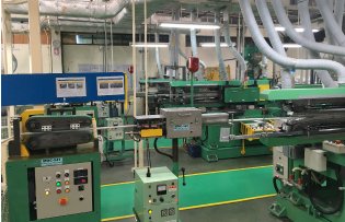 Continuous blow-forming machine