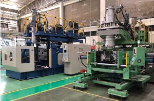 Direct blow-forming machine